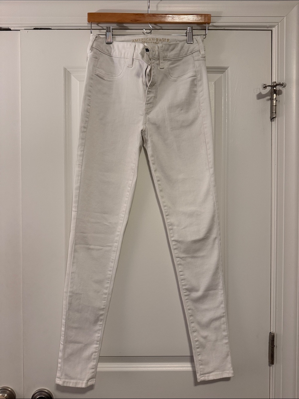 American Eagle Outfitters White Skinny Jeans - Classic Slim Fit 6 Long